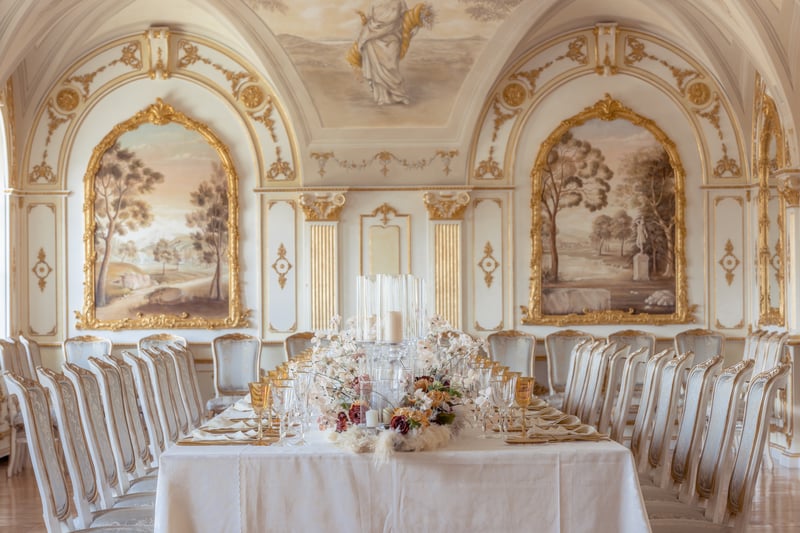 Relais La Corte Dei Papi's interior dining room