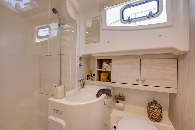 Le Boat Horizon 1 Bathroom
